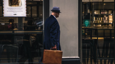 image of a man dressed like a spy to illustrate MI5 and AI